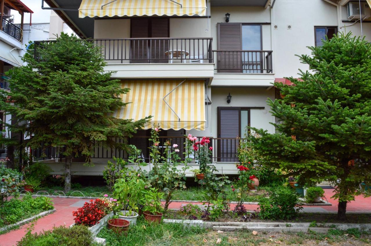 Manos Kritikakis Apartments Platamonas Bagian luar foto