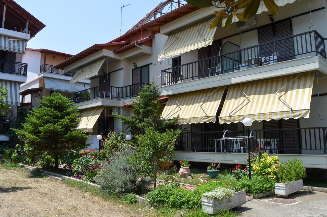 Manos Kritikakis Apartments Platamonas Bagian luar foto