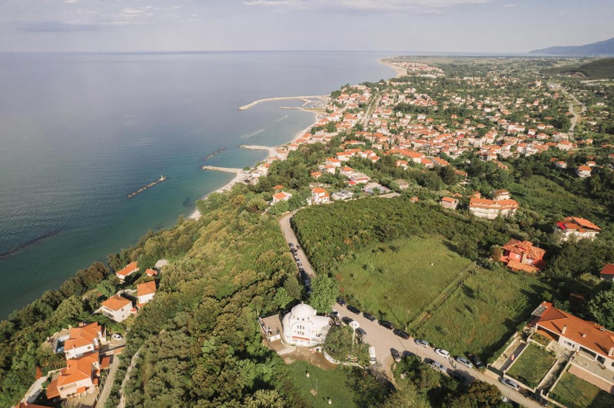 Manos Kritikakis Apartments Platamonas Bagian luar foto