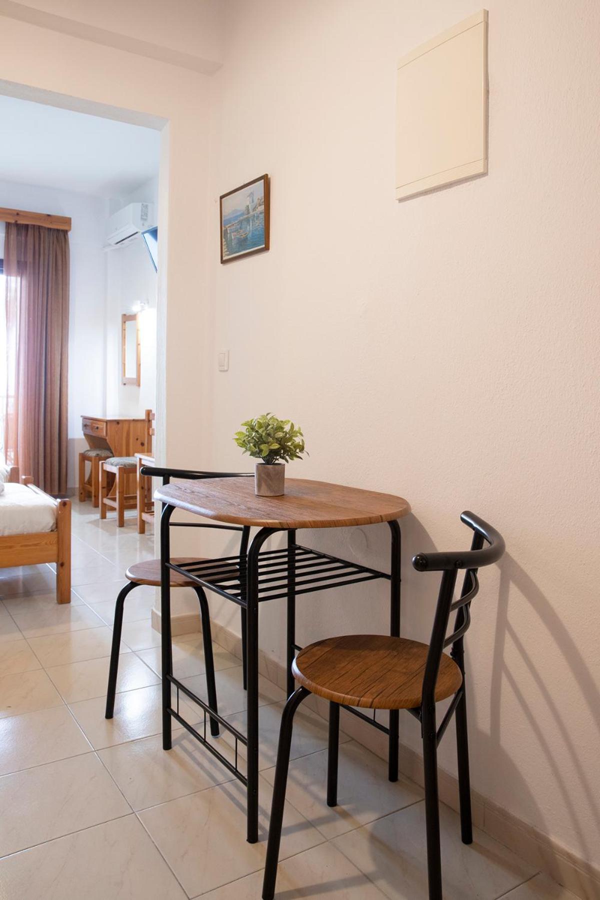Manos Kritikakis Apartments Platamonas Bagian luar foto