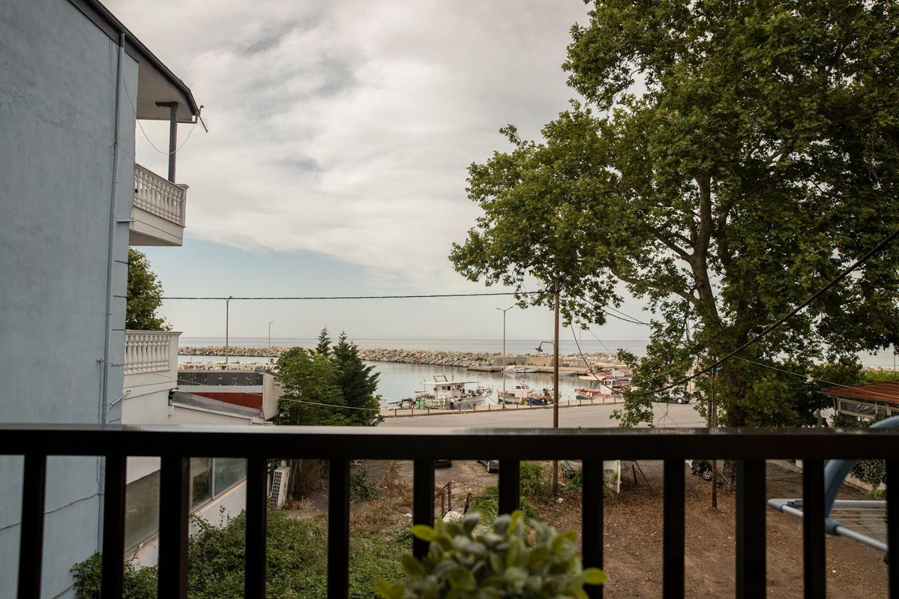 Manos Kritikakis Apartments Platamonas Bagian luar foto
