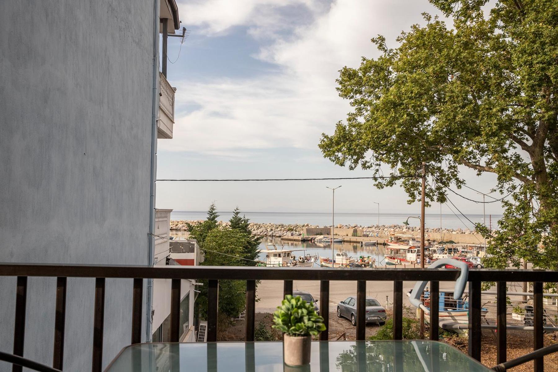 Manos Kritikakis Apartments Platamonas Bagian luar foto